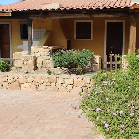 Casa Di Lu' - Bilocale Con Giardino - Porto Polloアパートメント エクステリア 写真