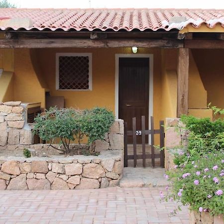 Casa Di Lu' - Bilocale Con Giardino - Porto Polloアパートメント エクステリア 写真