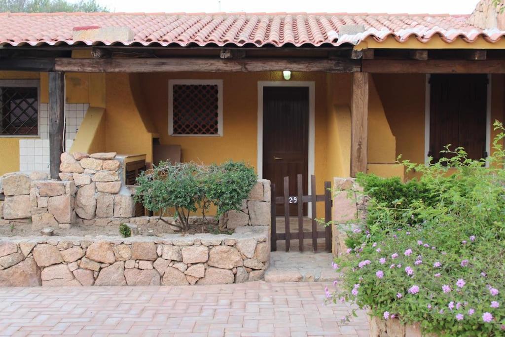 Casa Di Lu' - Bilocale Con Giardino - Porto Polloアパートメント エクステリア 写真